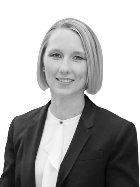 Karen Brennan,Directora Financiera