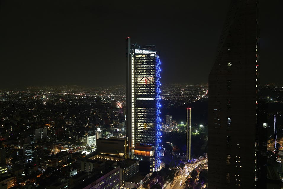 Night view of Bancomer tower